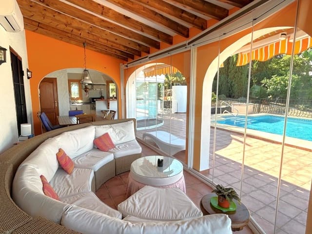 3 soveværelse Villa til salg i Monte Pego, Pego med swimmingpool - € 620.000 (Ref: 9542807)