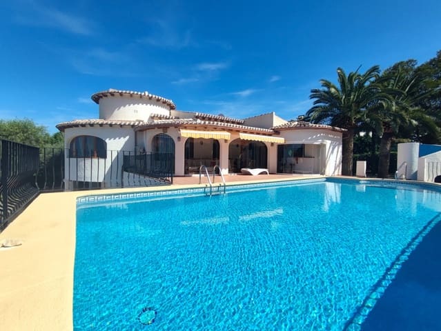 3 soveværelse Villa til salg i Monte Pego, Pego med swimmingpool - € 620.000 (Ref: 9542807)