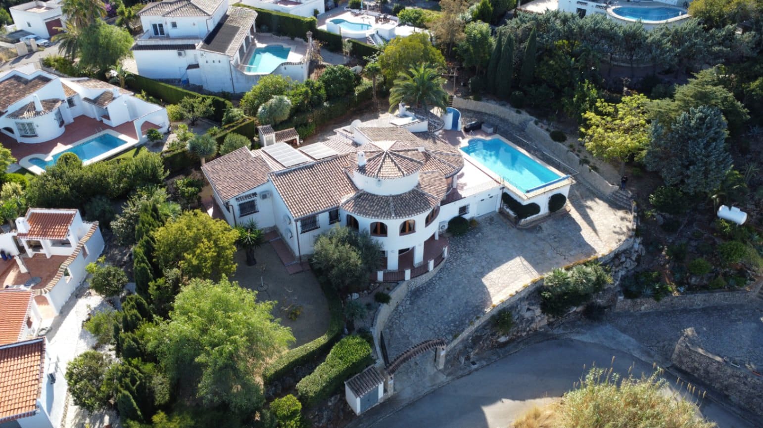 3 soveværelse Villa til salg i Monte Pego med swimmingpool - € 620.000 (Ref: 9542807)