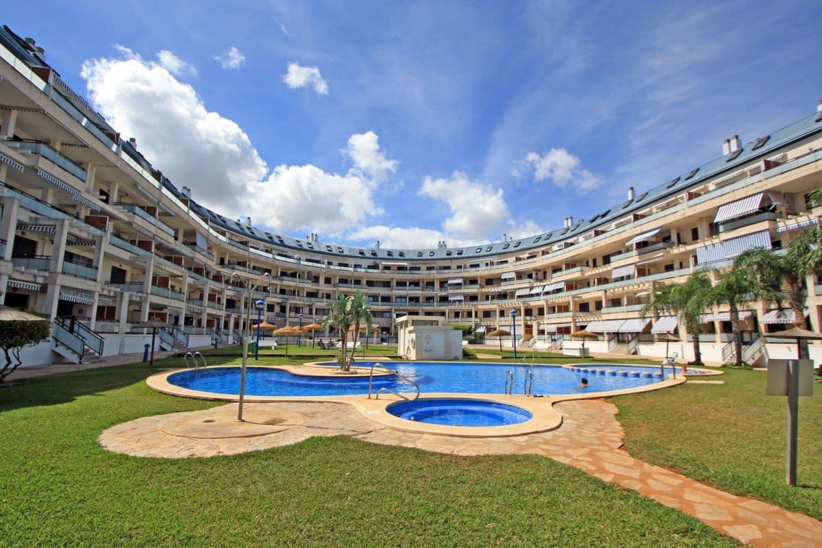 2 bedroom Apartment for sale in Denia with pool - € 365,000 (Ref: 9542815)