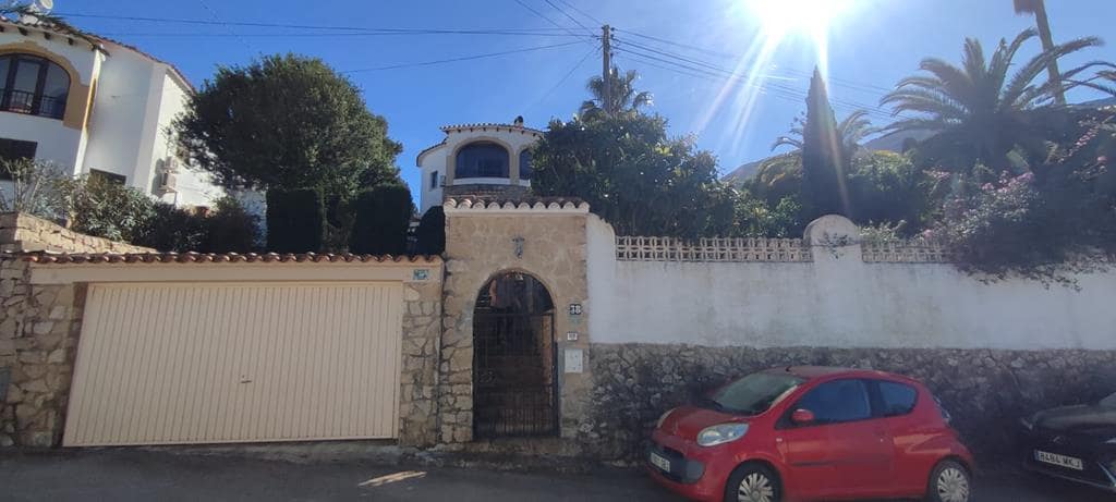 3 sovrum Villa till salu i Denia med pool garage - 595 000 € (Ref: 9659798)
