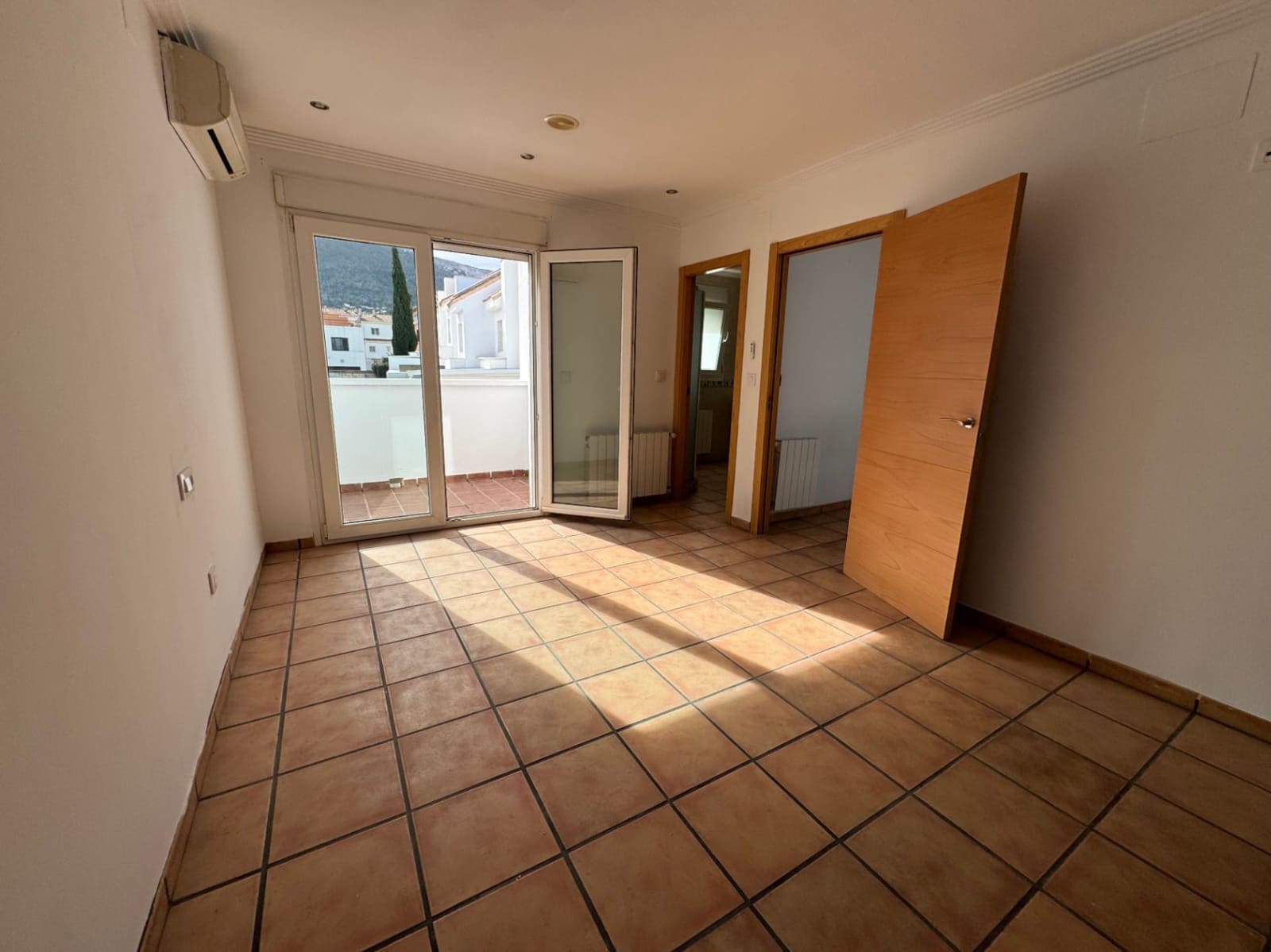 4 soveværelse Villa til salg i Denia med swimmingpool - € 690.000 (Ref: 9659799)