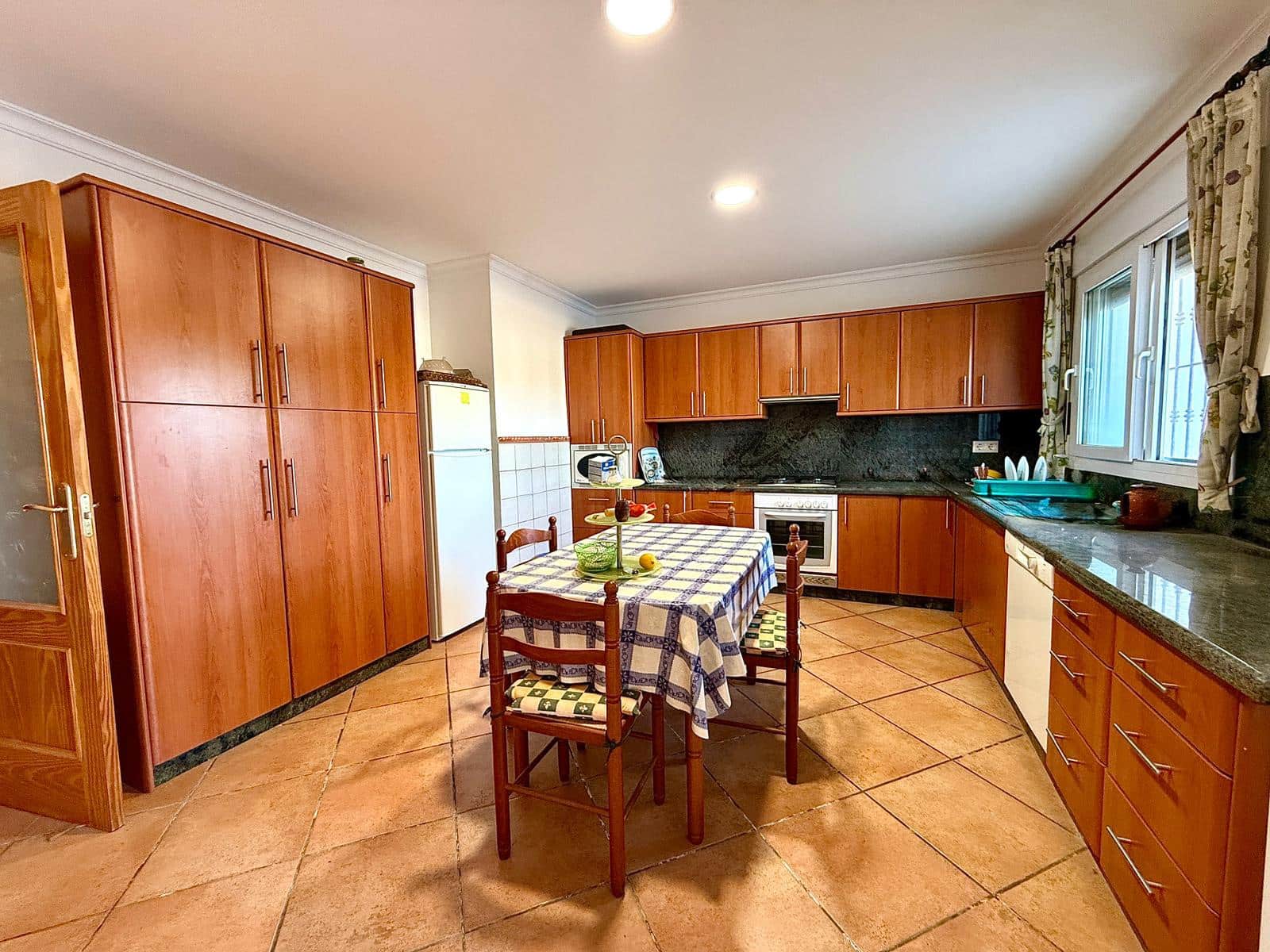 6 soveværelse Finca/Landehus til salg i Denia med swimmingpool garage - € 950.000 (Ref: 9659800)