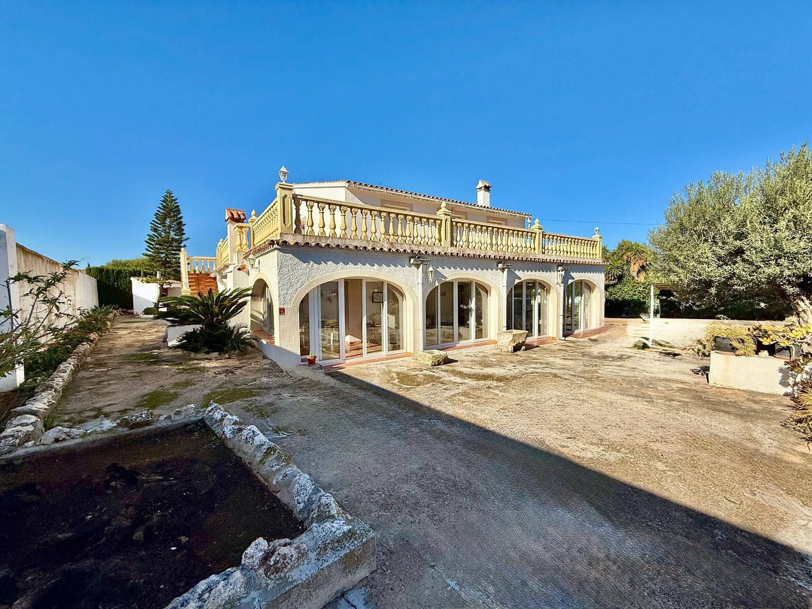 6 soveværelse Finca/Landehus til salg i Denia med swimmingpool garage - € 950.000 (Ref: 9659800)
