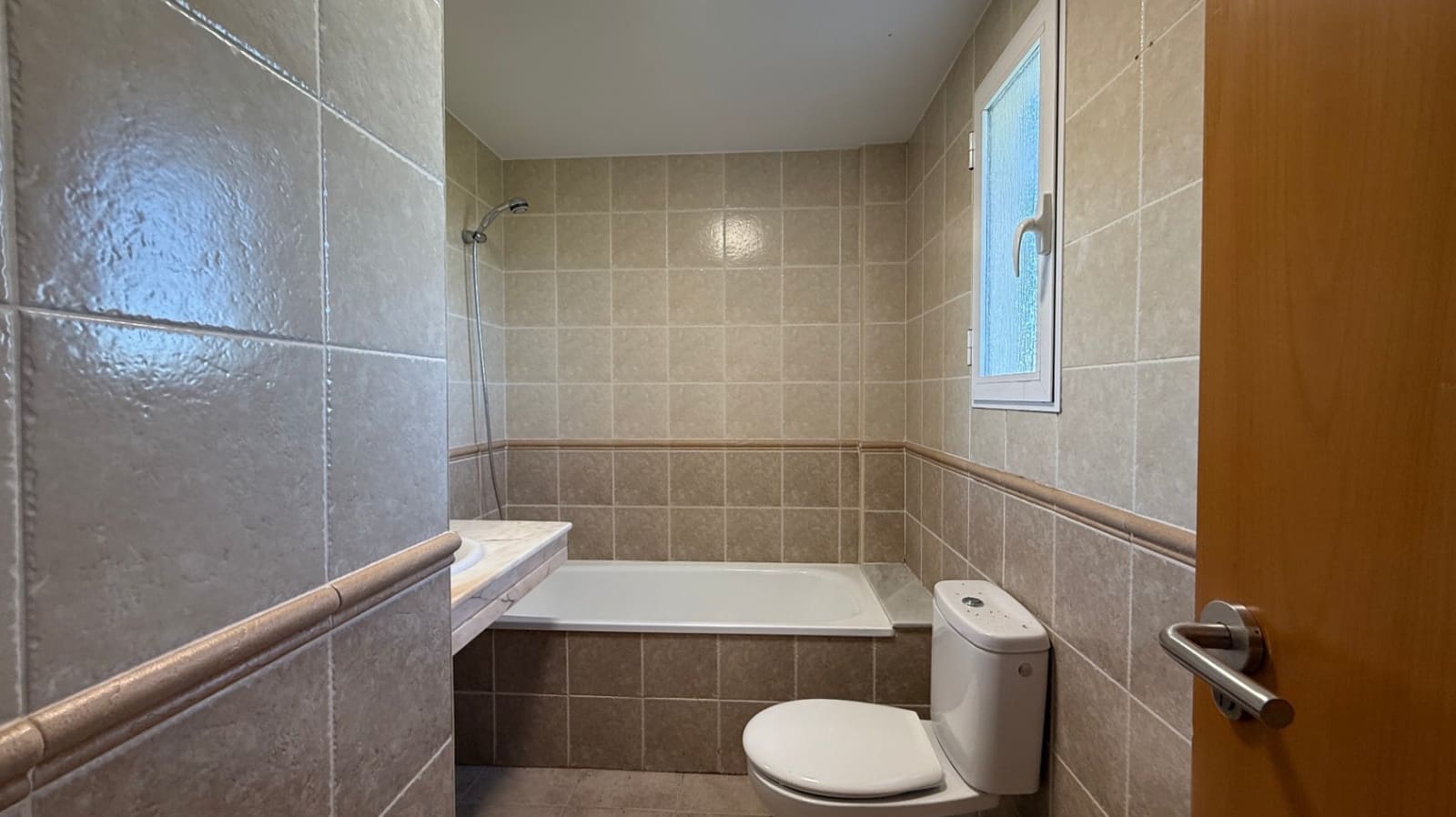 3 bedroom Bungalow for sale in Piles with garage - € 287,000 (Ref: 9659801)