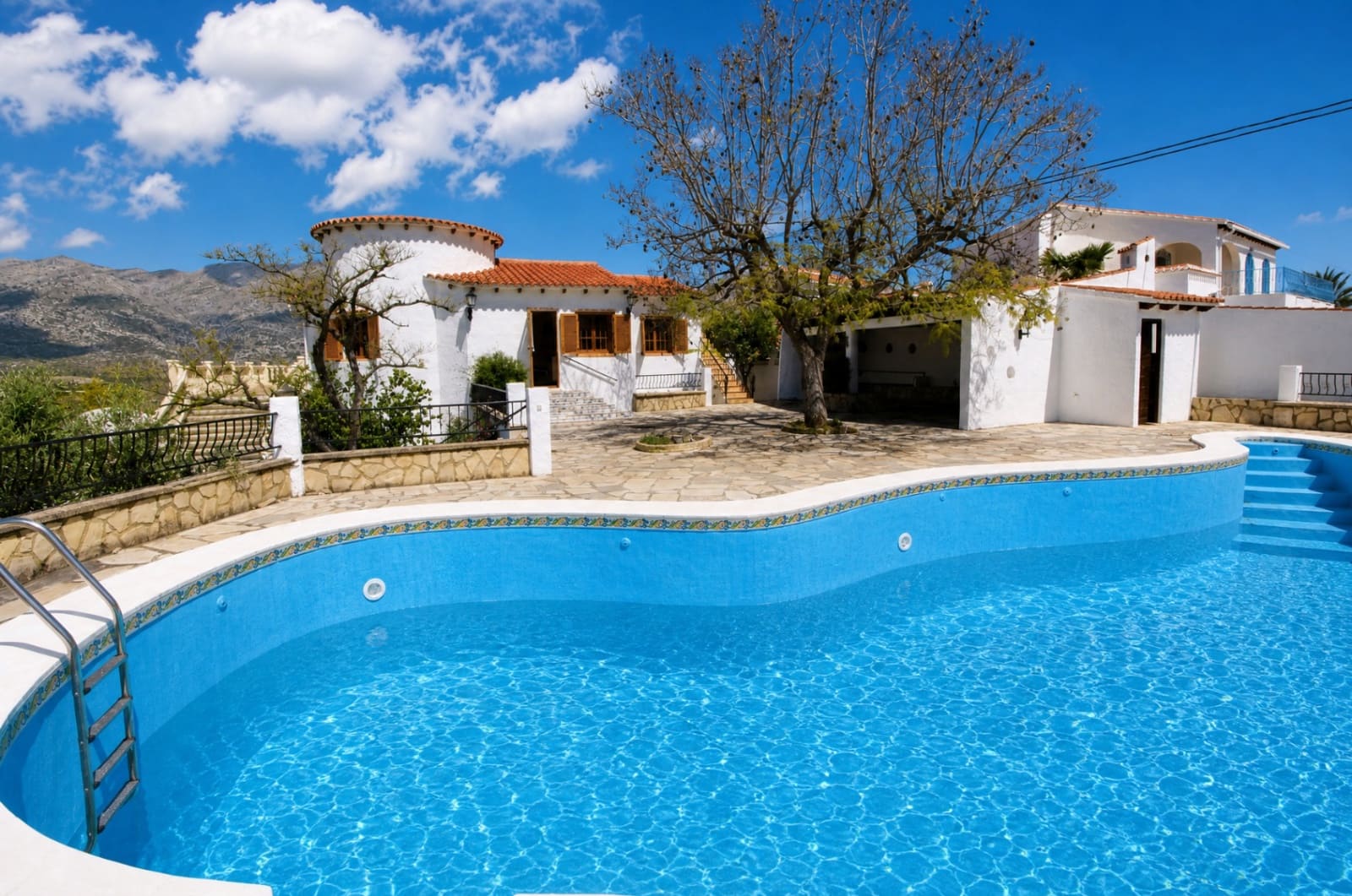 Chalet de 6 habitaciones en Orba en venta con piscina garaje - 690.000 € (Ref: 9668271)