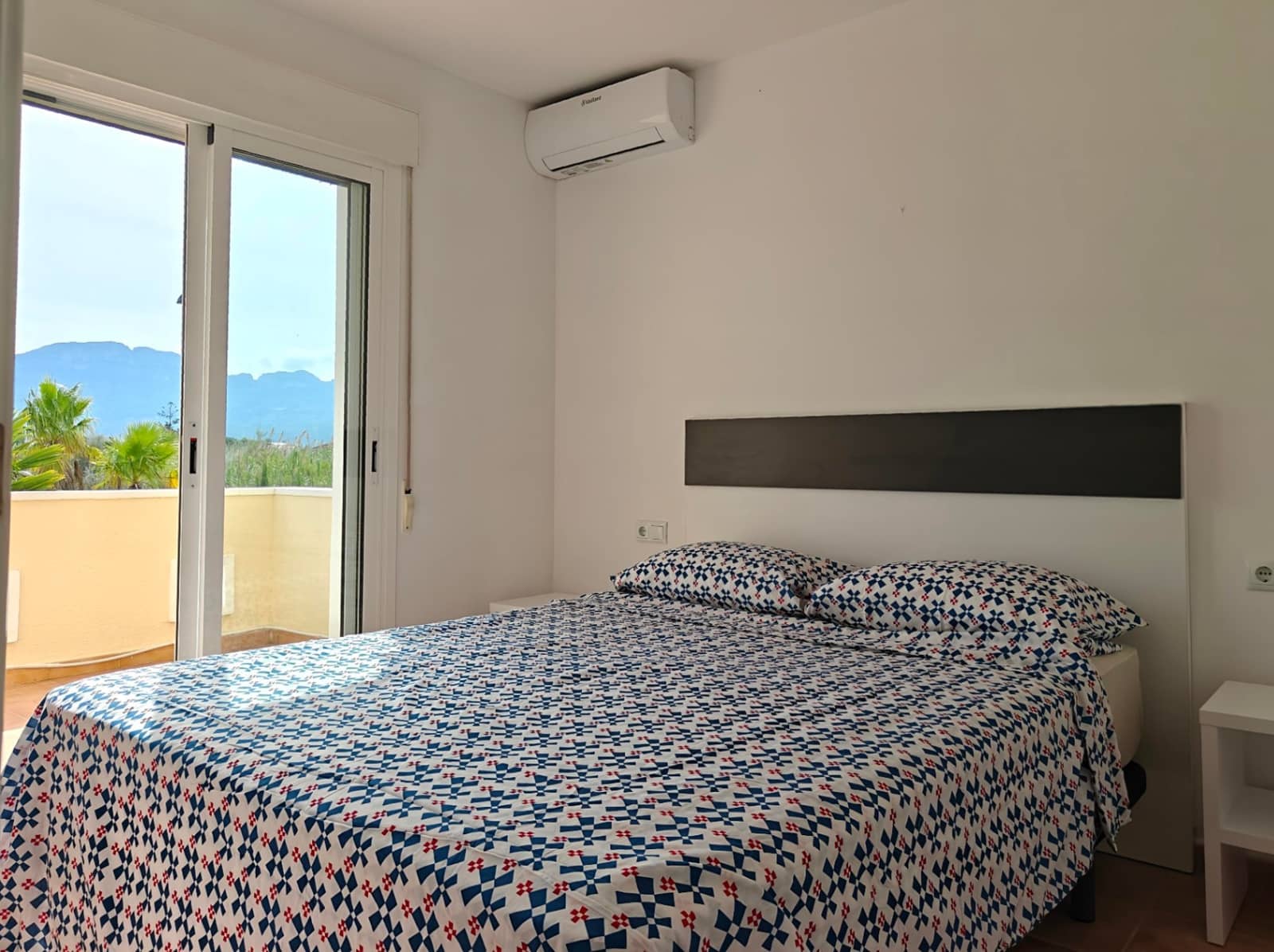 3 makuuhuone Rivitalo myytävänä paikassa Denia mukana uima-altaan - 299 000 € (Ref: 9683326)