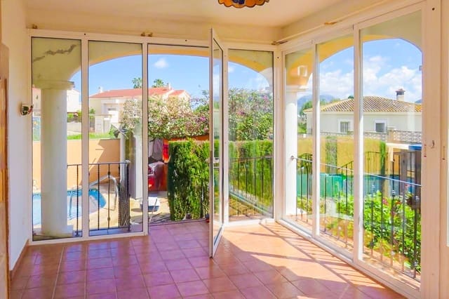 3 sypialnia Willa na sprzedaż w Beniarbeig z basenem garażem - 429 000 € (Ref: 9739302)