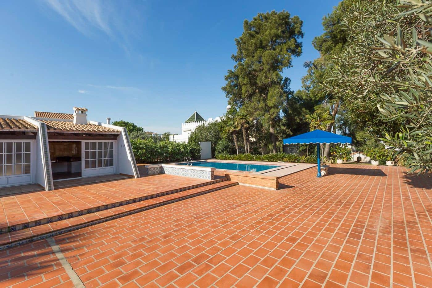 6 bedroom Villa for sale in Denia with pool garage - € 2,800,000 (Ref: 9800285)