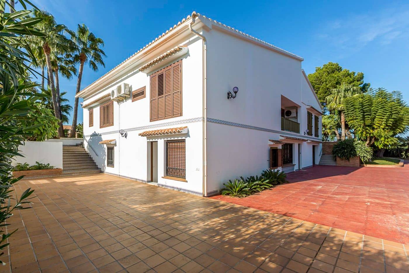 6 bedroom Villa for sale in Denia with pool garage - € 2,800,000 (Ref: 9800285)