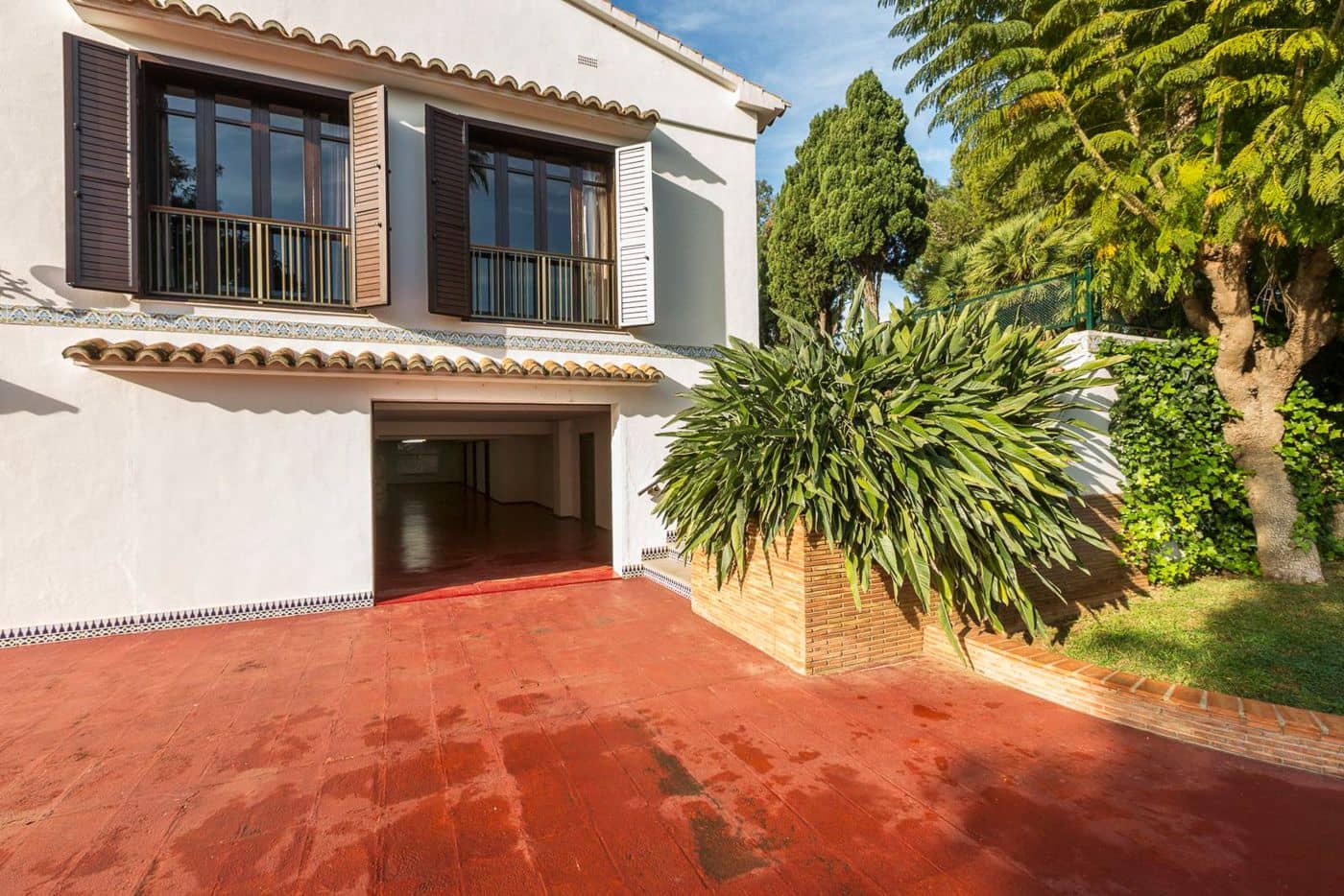 6 bedroom Villa for sale in Denia with pool garage - € 2,800,000 (Ref: 9800285)