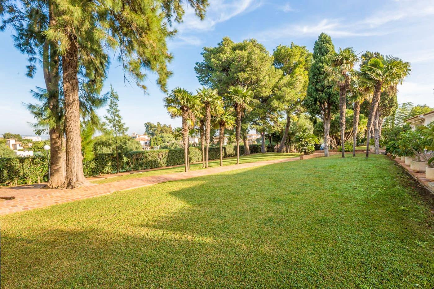 6 bedroom Villa for sale in Denia with pool garage - € 2,800,000 (Ref: 9800285)