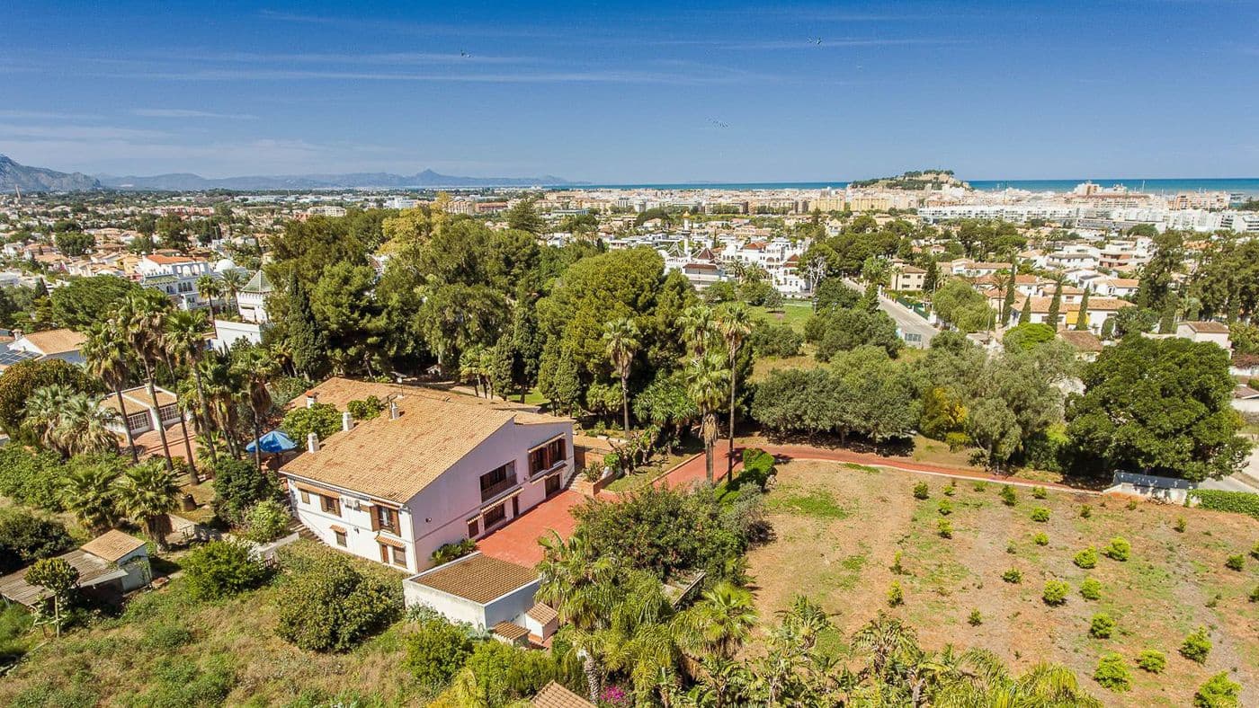 6 bedroom Villa for sale in Denia with pool garage - € 2,800,000 (Ref: 9800285)