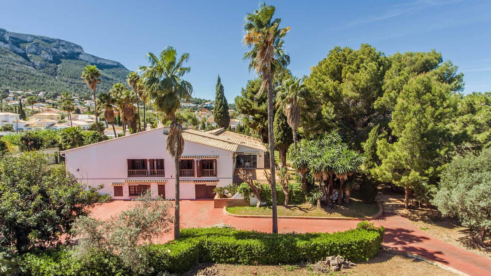 6 bedroom Villa for sale in Denia with pool garage - € 2,800,000 (Ref: 9800285)