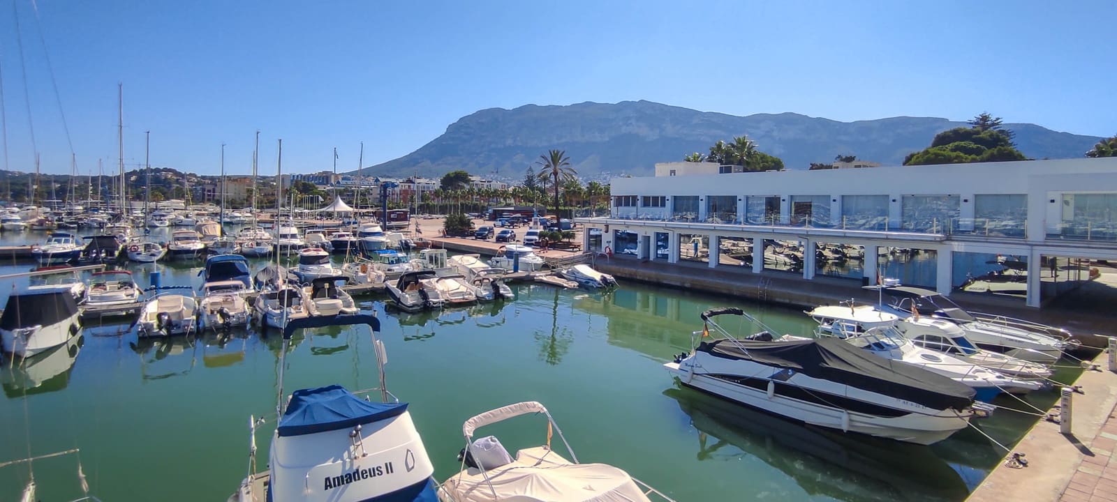 Chalet de 3 habitaciones en La Sella en venta con piscina garaje - 660.000 € (Ref: 9835026)