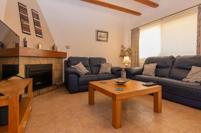 3 soverom Villa til salgs i Sagra med svømmebasseng garasje - € 340 000 (Ref: 9835027)