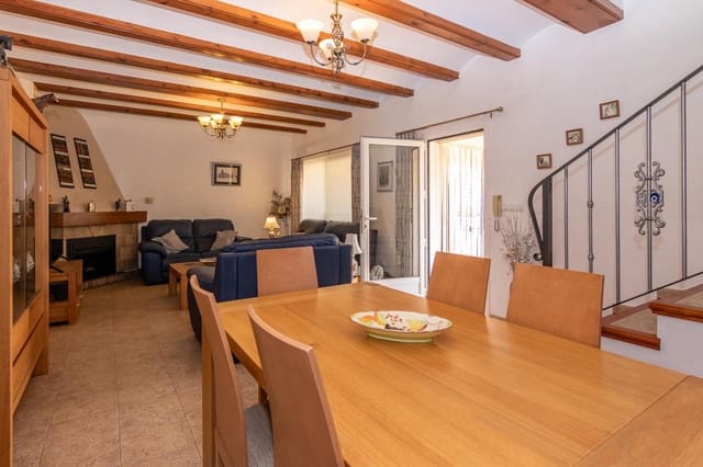 3 soverom Villa til salgs i Sagra med svømmebasseng garasje - € 340 000 (Ref: 9835027)
