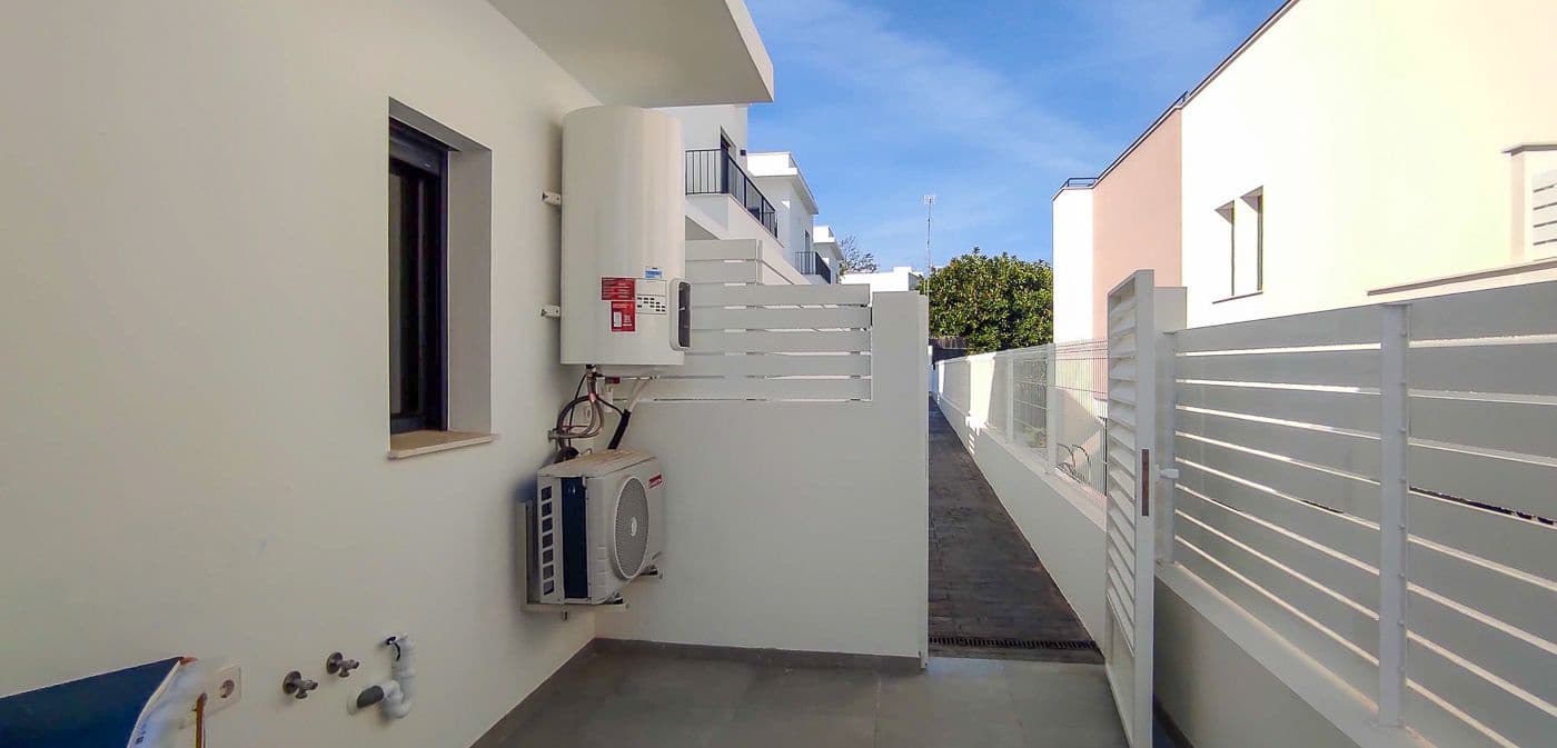 Chalet de 3 habitaciones en Dénia en venta con piscina garaje - 695.000 € (Ref: 9835029)