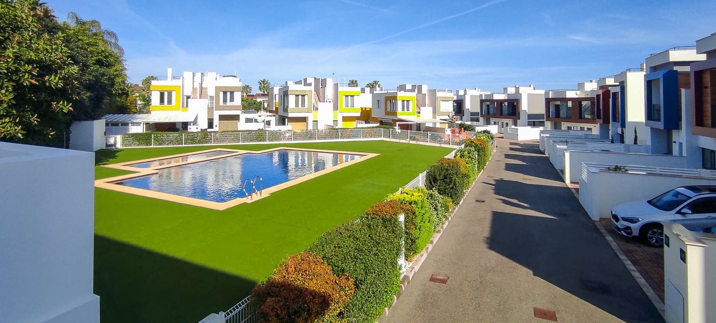 3 bedroom Villa for sale in Denia with pool garage - € 695,000 (Ref: 9835029)
