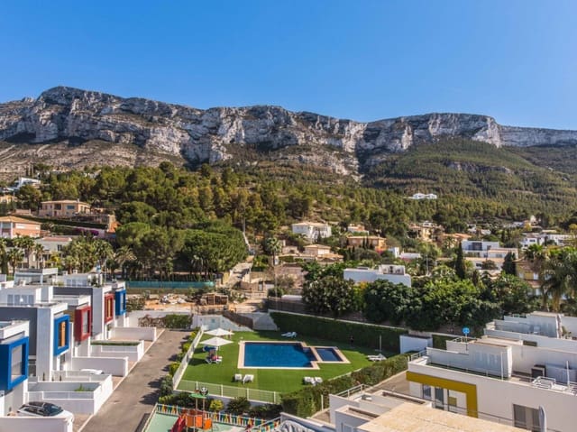 3 sypialnia Willa na sprzedaż w Dénia z basenem garażem - 695 000 € (Ref: 9835029)