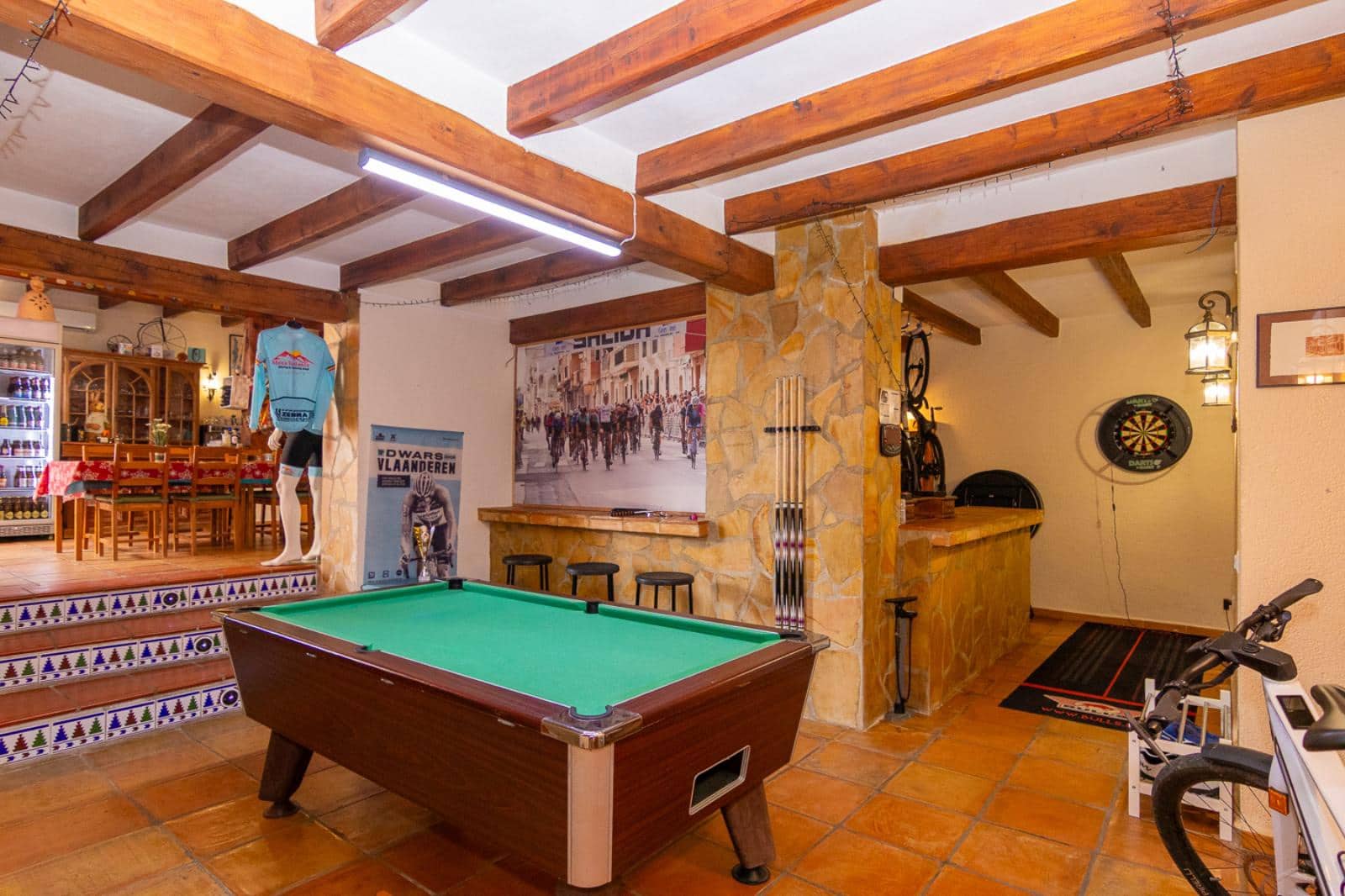 Hotel de 6 habitaciones en Sagra en venta - 625.000 € (Ref: 9835030)