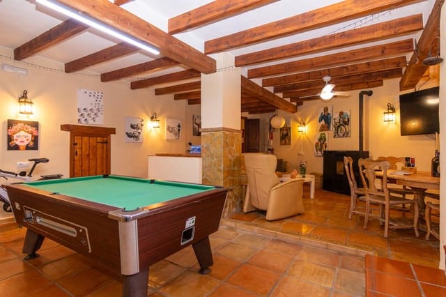 Hotel de 6 habitaciones en Sagra en venta - 625.000 € (Ref: 9835030)
