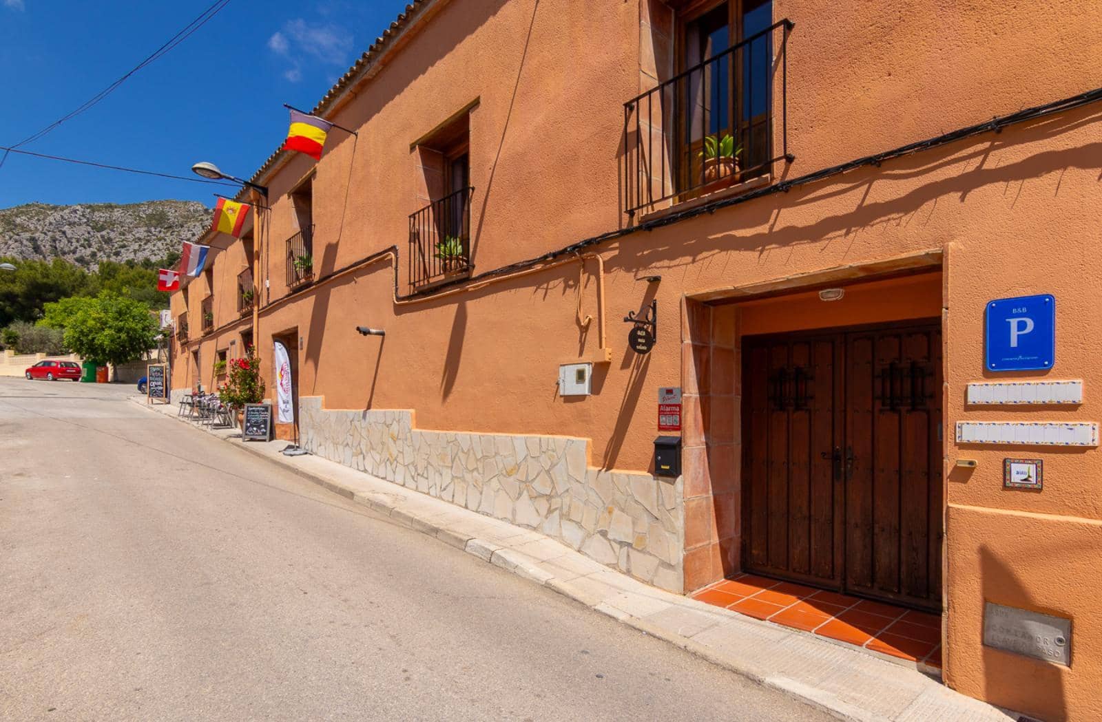 Hotel de 6 habitaciones en Sagra en venta - 625.000 € (Ref: 9835030)