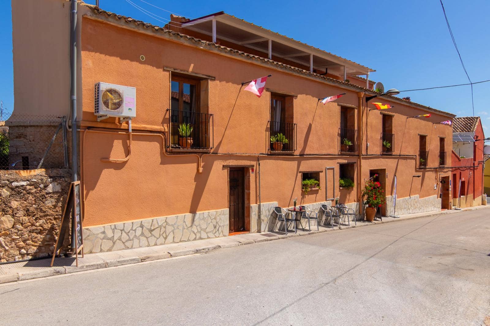 Hotel de 6 habitaciones en Sagra en venta - 625.000 € (Ref: 9835030)