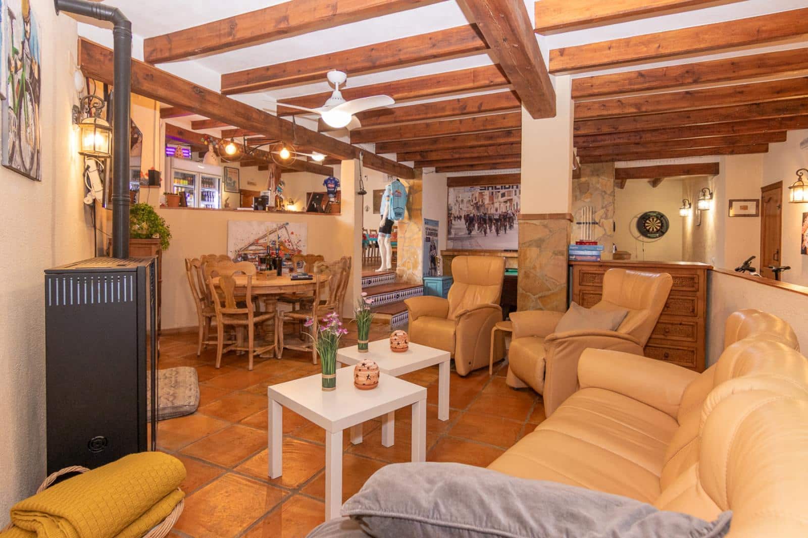 Hotel de 6 habitaciones en Sagra en venta - 625.000 € (Ref: 9835030)