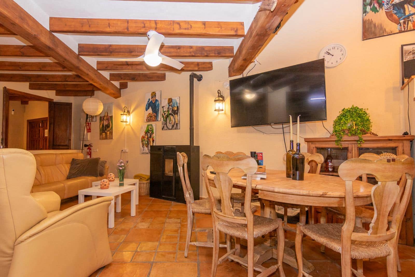 Hotel de 6 habitaciones en Sagra en venta - 625.000 € (Ref: 9835030)