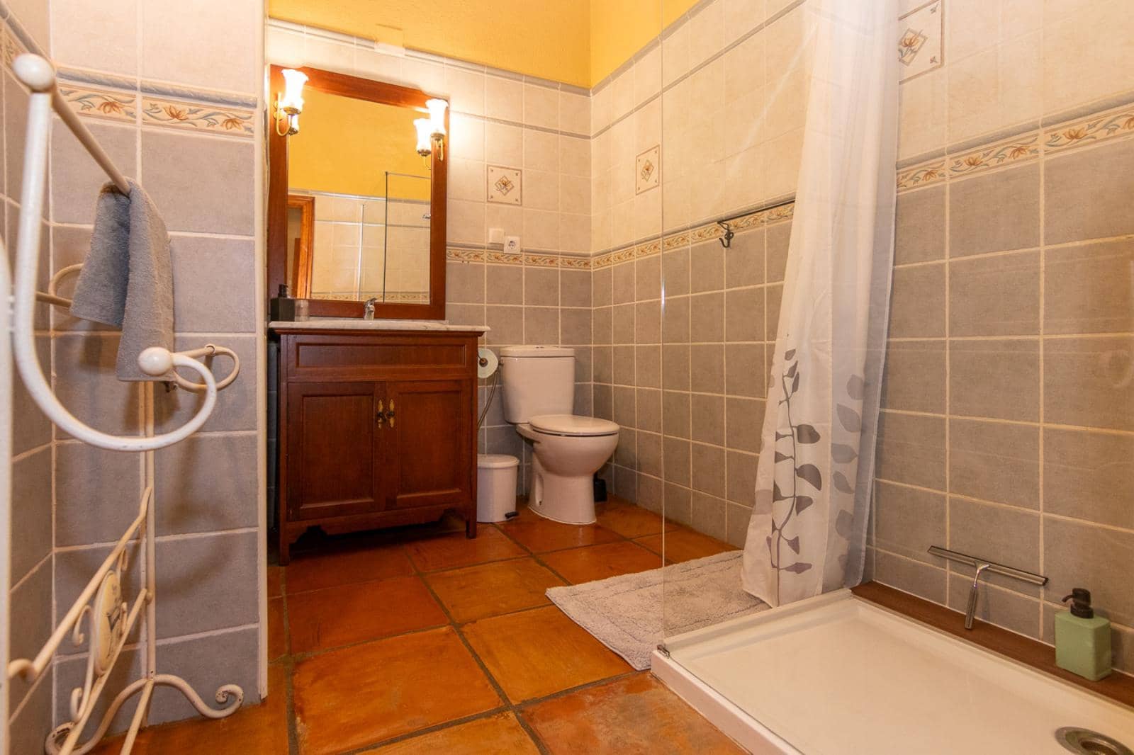 Hotel de 6 habitaciones en Sagra en venta - 625.000 € (Ref: 9835030)
