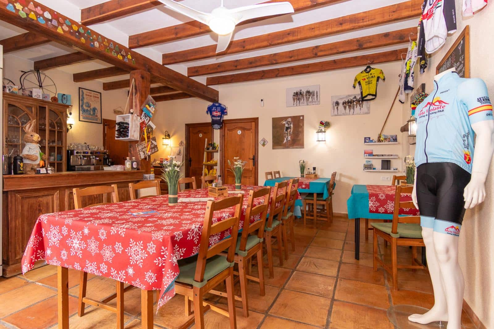 Hotel de 6 habitaciones en Sagra en venta - 625.000 € (Ref: 9835030)