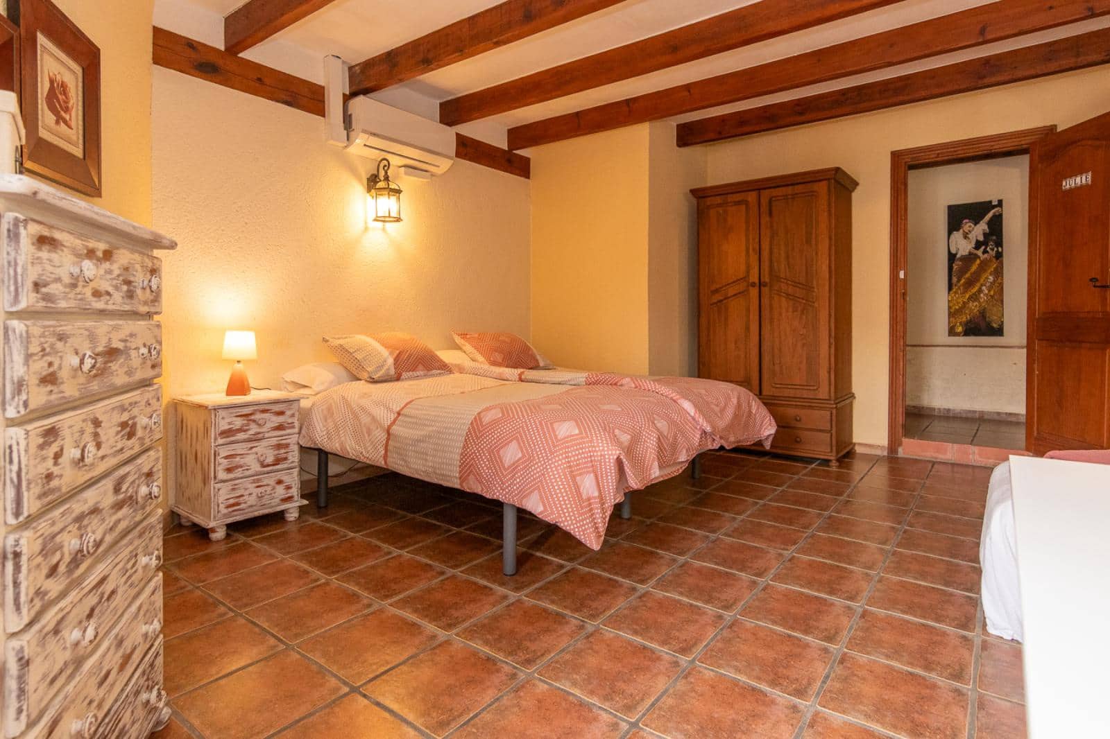 Hotel de 6 habitaciones en Sagra en venta - 625.000 € (Ref: 9835030)