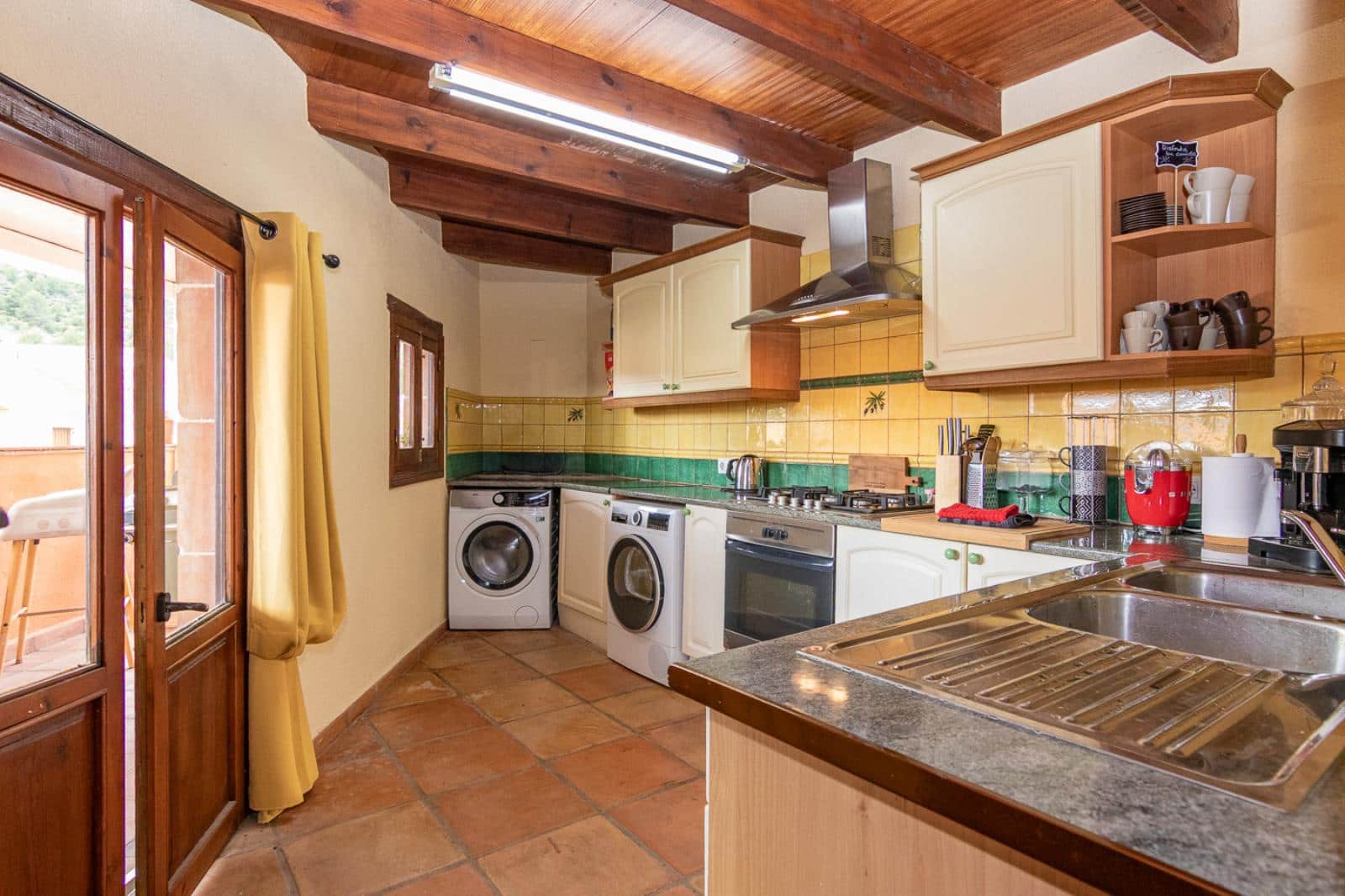 Hotel de 6 habitaciones en Sagra en venta - 625.000 € (Ref: 9835030)