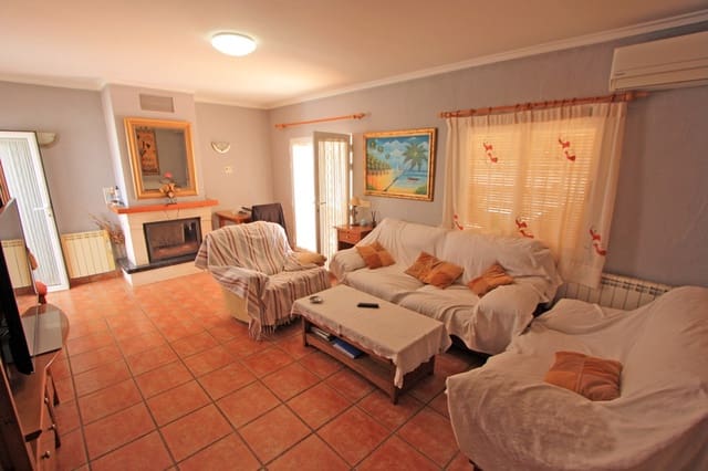 4 soveværelse Rækkehus til salg i Las Marinas / Les Marines, Dénia med garage - € 385.000 (Ref: 9835031)