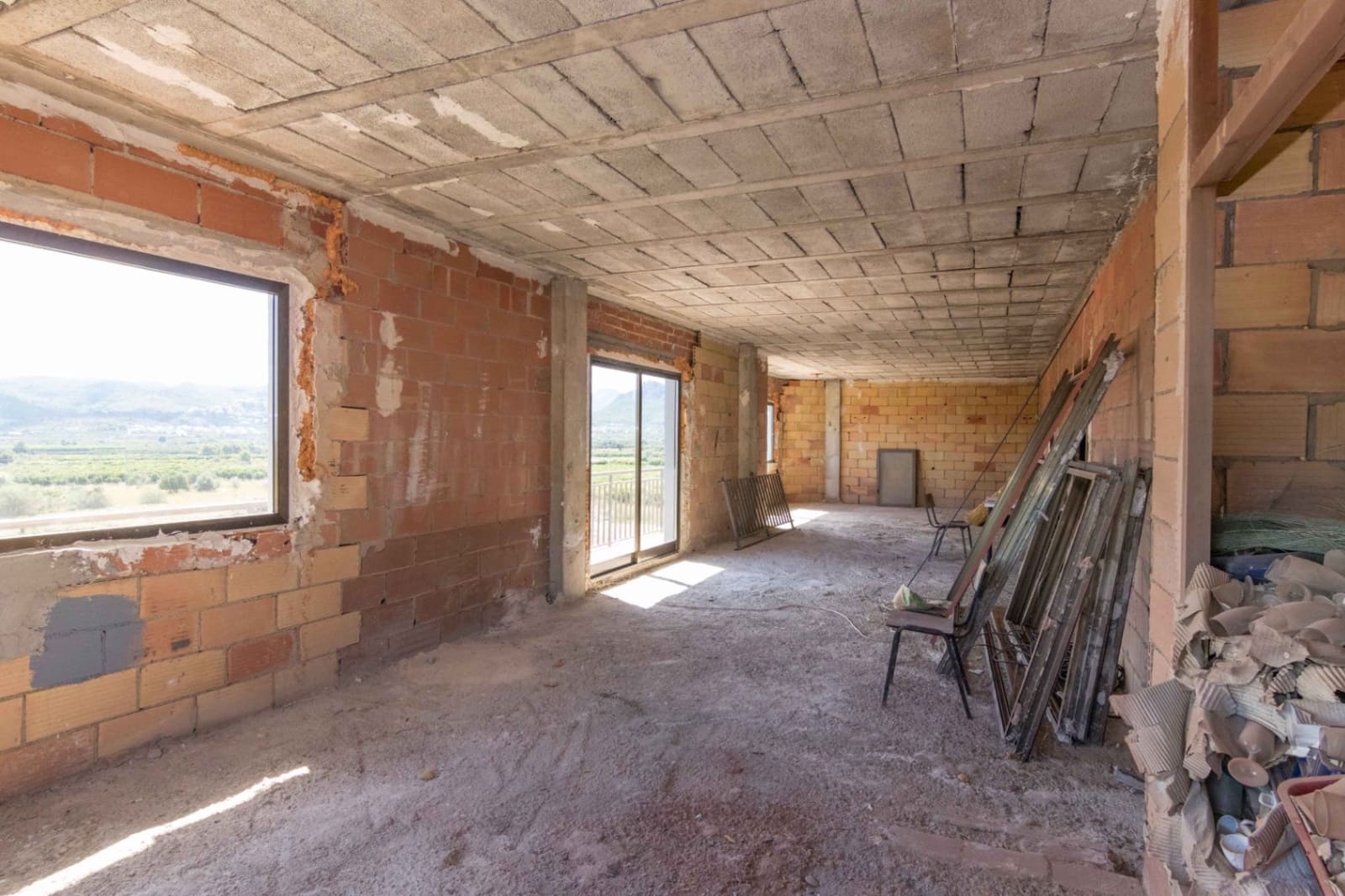 Commercieel te koop in Tormos - € 260.000 (Ref: 9835032)