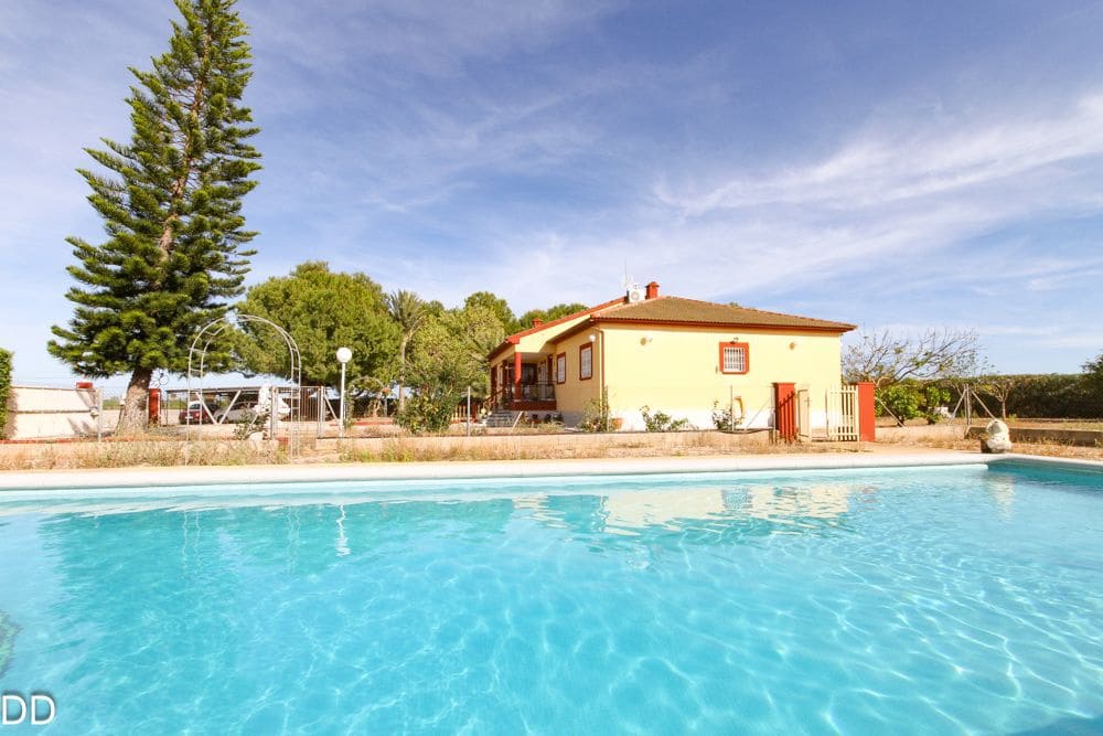 5 bedroom Villa for sale in Els Poblets with pool garage - € 850,000 (Ref: 9880453)