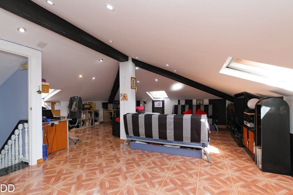 5 bedroom Villa for sale in Els Poblets with pool garage - € 850,000 (Ref: 9880453)