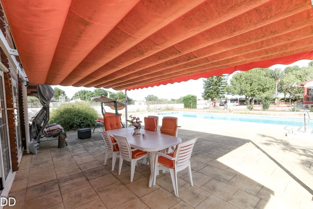 5 bedroom Villa for sale in Els Poblets with pool garage - € 850,000 (Ref: 9880453)