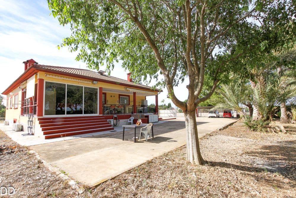 5 bedroom Villa for sale in Els Poblets with pool garage - € 850,000 (Ref: 9880453)