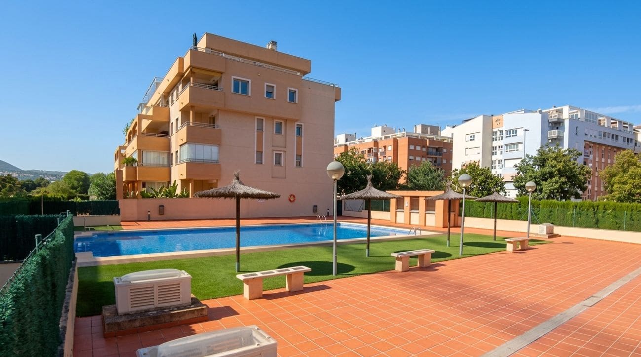 3 makuuhuone Huoneisto myytävänä paikassa Denia mukana uima-altaan - 420 000 € (Ref: 9912359)