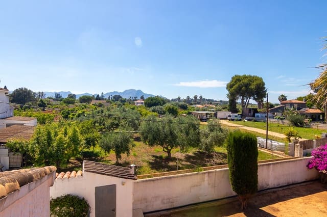 Chalet de 3 habitaciones en Dénia en venta con garaje - 425.000 € (Ref: 9912362)