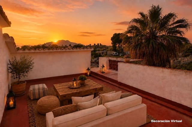 Chalet de 3 habitaciones en Dénia en venta con garaje - 425.000 € (Ref: 9912362)