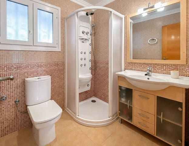 5 soverom Villa til salgs i Dénia med svømmebasseng garasje - € 1 395 000 (Ref: 9977670)
