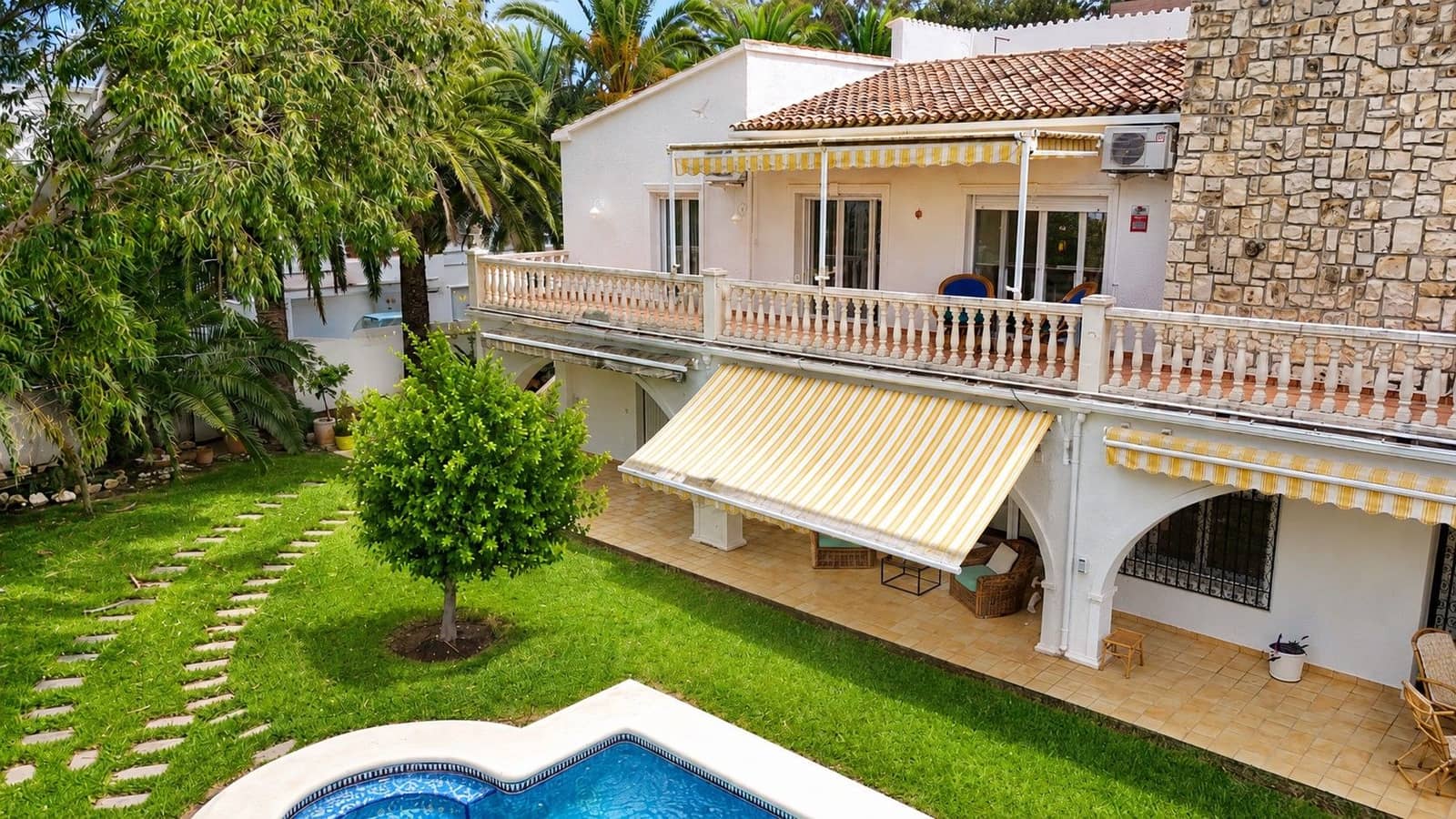 5 soverom Villa til salgs i Denia med svømmebasseng garasje - € 1 395 000 (Ref: 9977670)