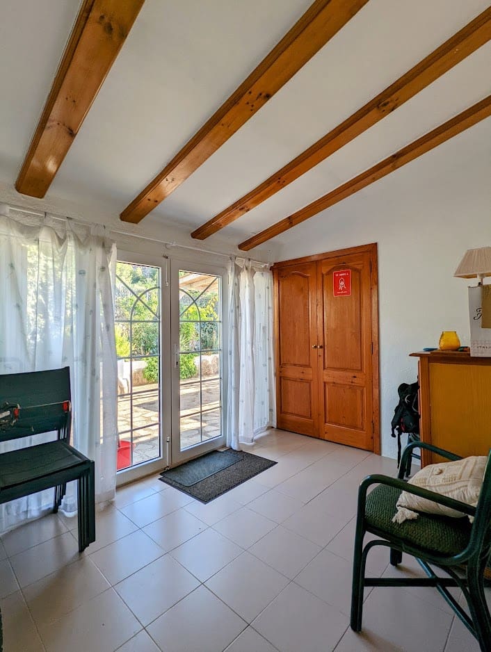 Chalet de 3 habitaciones en La Sella en venta con piscina garaje - 525.000 € (Ref: 9977672)
