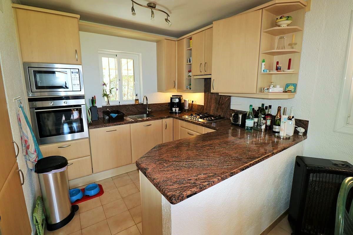 Chalet de 3 habitaciones en La Sella en venta con piscina garaje - 525.000 € (Ref: 9977672)