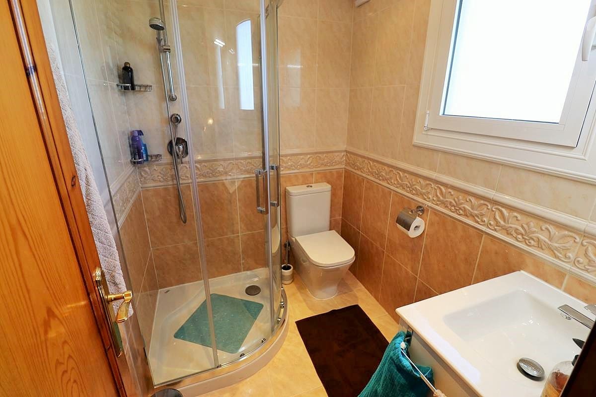 Chalet de 3 habitaciones en La Sella en venta con piscina garaje - 525.000 € (Ref: 9977672)