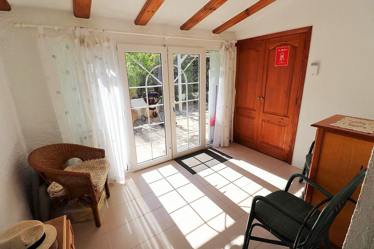 Chalet de 3 habitaciones en La Sella en venta con piscina garaje - 525.000 € (Ref: 9977672)