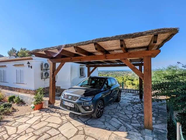 Chalet de 3 habitaciones en La Sella en venta con piscina garaje - 525.000 € (Ref: 9977672)